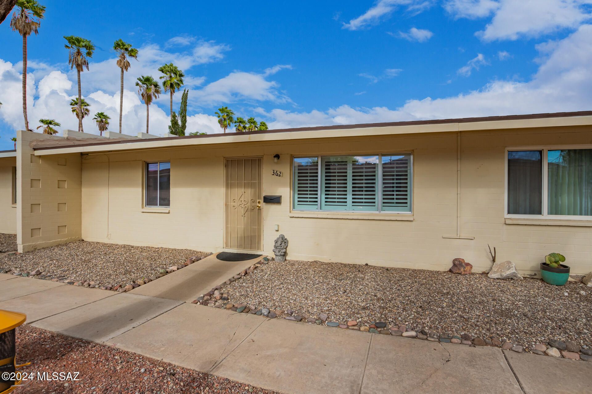 362 North Silverbell Road Tucson, AZ 85745 - Photo 3 of 23 Gallery Image 3