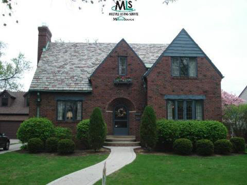 638 Barrington Road Grosse Pointe, MI 48230 - Photo 1 of 12 729724.JPG