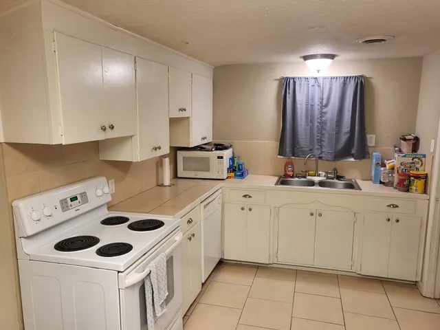 $119,900 | 332 North Flora Street, Wichita, KS 67212