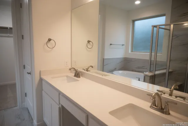 $3,000 | 25043 Las Pilas, San Antonio, TX 78261