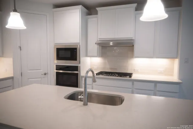 $3,000 | 25043 Las Pilas, San Antonio, TX 78261