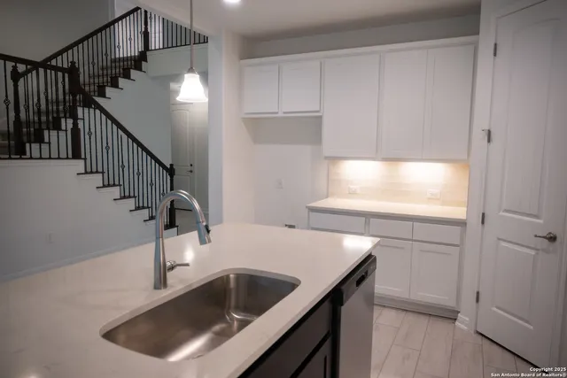 $3,000 | 25043 Las Pilas, San Antonio, TX 78261