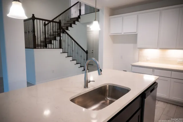 $3,000 | 25043 Las Pilas, San Antonio, TX 78261