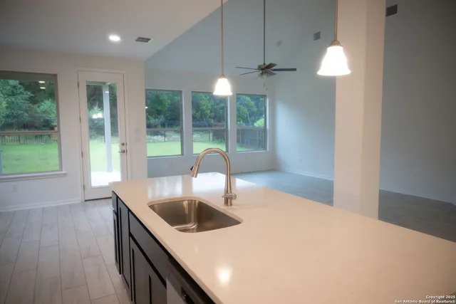 $3,000 | 25043 Las Pilas, San Antonio, TX 78261