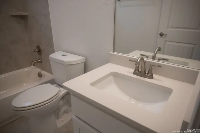 $3,000 | 25043 Las Pilas, San Antonio, TX 78261