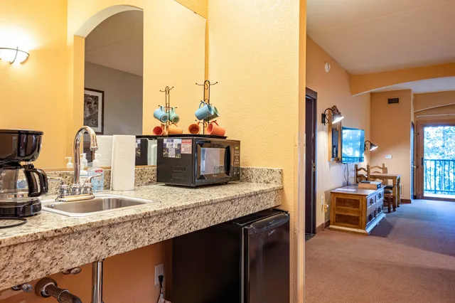 $214,900 | 2411 River Wisconsin Dells Wi 53965, Unit 2251, Wisconsin Dells, WI 53965