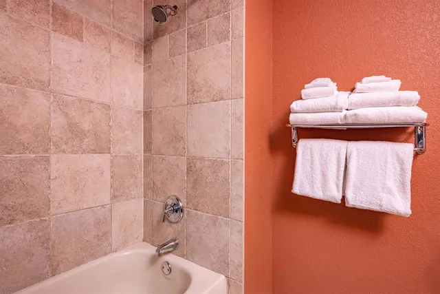 $214,900 | 2411 River Wisconsin Dells Wi 53965, Unit 2251, Wisconsin Dells, WI 53965