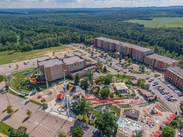 $214,900 | 2411 River Wisconsin Dells Wi 53965, Unit 2251, Wisconsin Dells, WI 53965