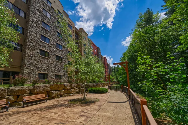 $214,900 | 2411 River Wisconsin Dells Wi 53965, Unit 2251, Wisconsin Dells, WI 53965