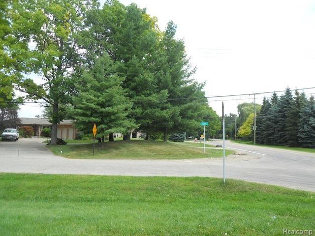 7320 Hatchery Road Waterford, MI 48327 - Photo 20 of 23 DSCN5343.jpg