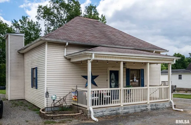 $165,000 | 522 North Division Street, Carterville, IL 62918