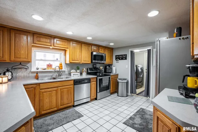 $165,000 | 522 North Division Street, Carterville, IL 62918