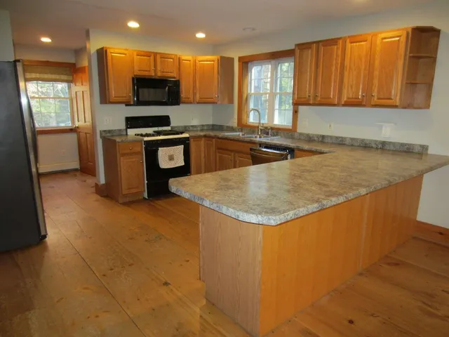 $544,900 | 114 Ledgewood Terrace, Bristol, NH 03222