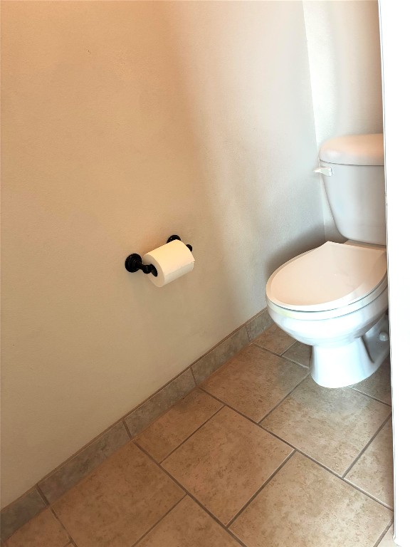 20518 Bonds Creek Lane Spring, TX 77388 - Photo 22 of 30 a bathroom with a toilet