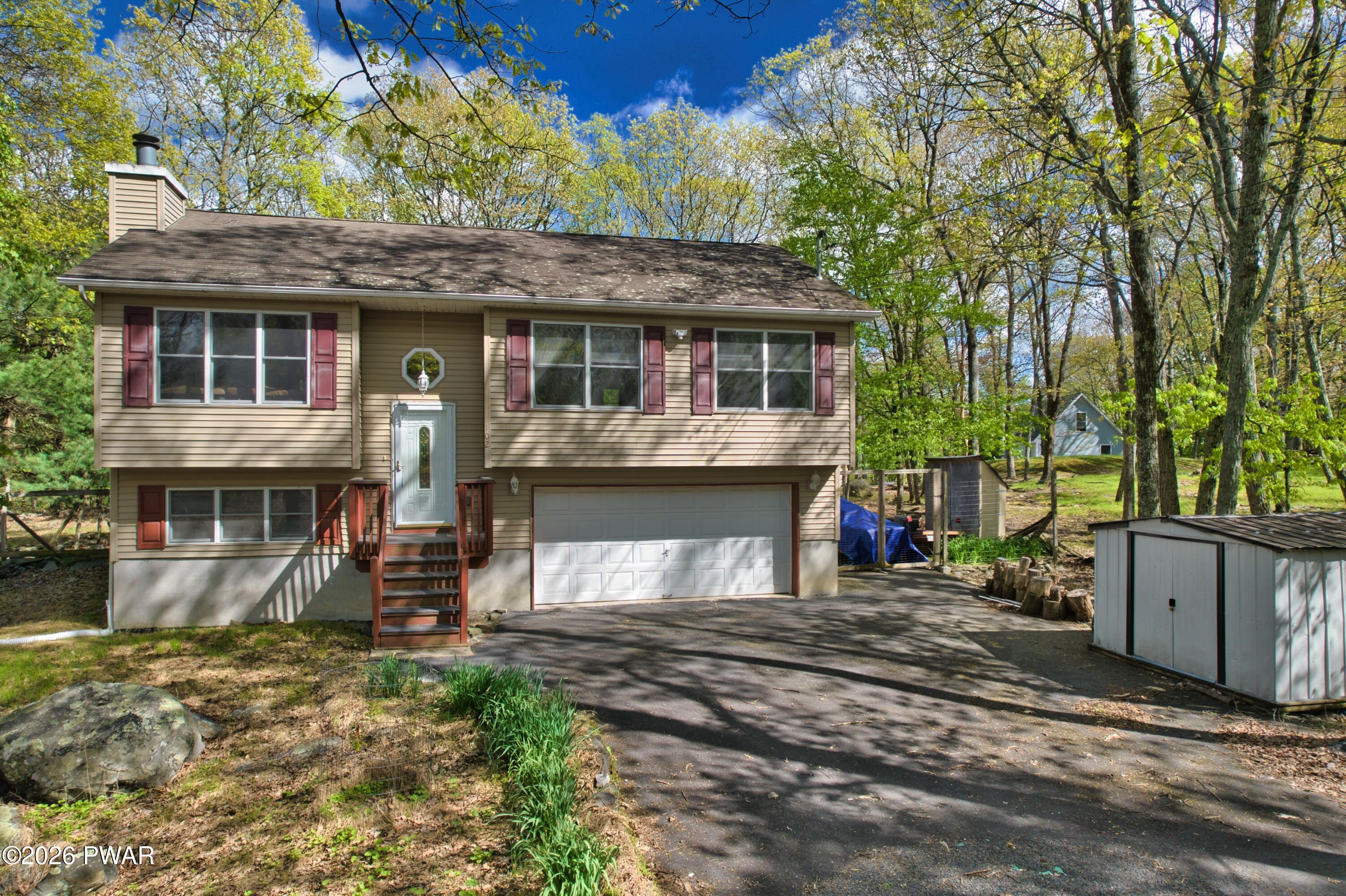 102 Autumn Road Dingmans Ferry, PA 18328 - Photo 2 of 44
