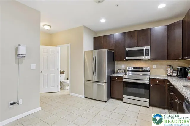 $2,695 | 270 Milkweed Drive, Allentown, PA 18104