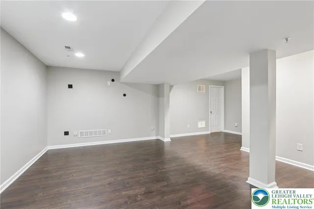 $2,695 | 270 Milkweed Drive, Allentown, PA 18104