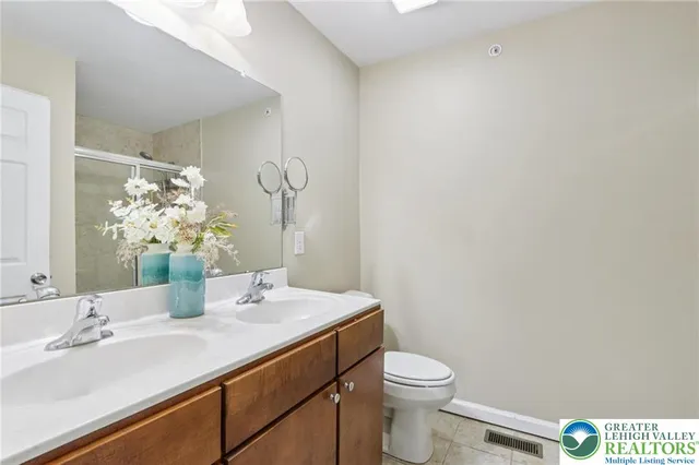 $2,695 | 270 Milkweed Drive, Allentown, PA 18104