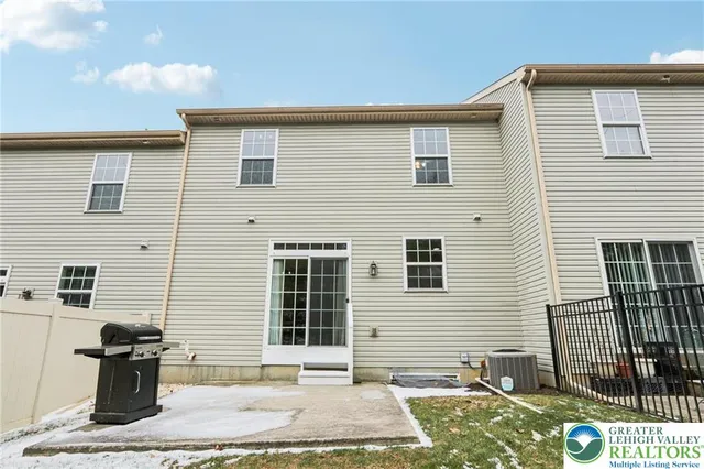 $2,695 | 270 Milkweed Drive, Allentown, PA 18104