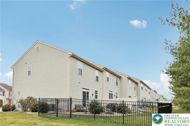 $2,695 | 270 Milkweed Drive, Allentown, PA 18104