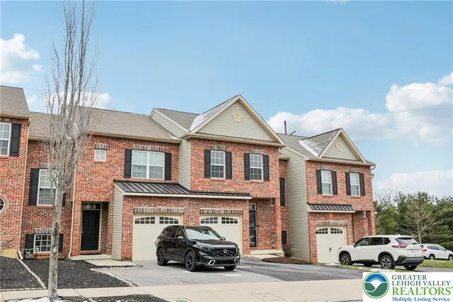 $2,695 | 270 Milkweed Drive, Allentown, PA 18104