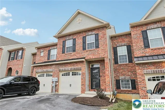 $2,695 | 270 Milkweed Drive, Allentown, PA 18104