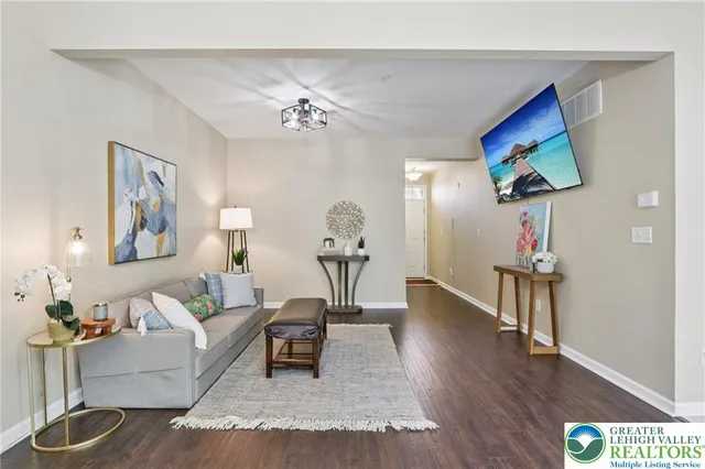 $2,695 | 270 Milkweed Drive, Allentown, PA 18104