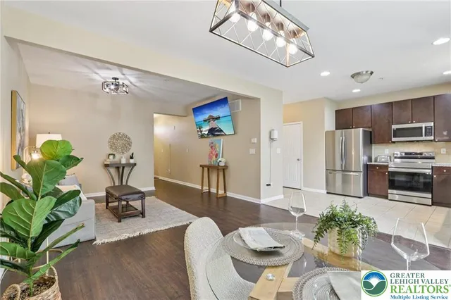 $2,695 | 270 Milkweed Drive, Allentown, PA 18104