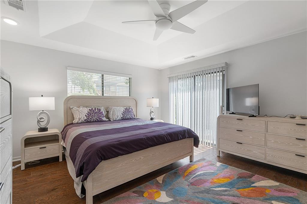 9736 Reeder Street Overland Park, KS 66214 - Photo 17 of 40