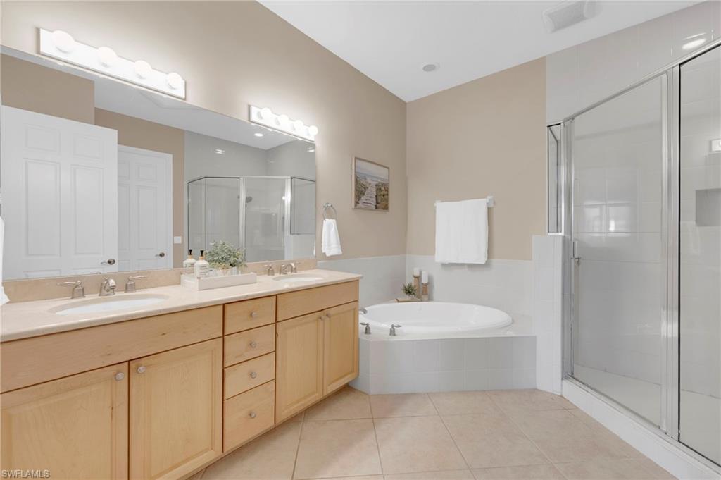 7116 Lemuria Circle, Unit 403 Naples, FL 34109 - Photo 19 of 36