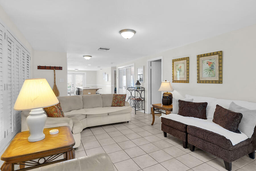 303 Sombrero Beach Road Marathon, FL 33050 - Photo 36 of 84 Side A-living room w/natural light