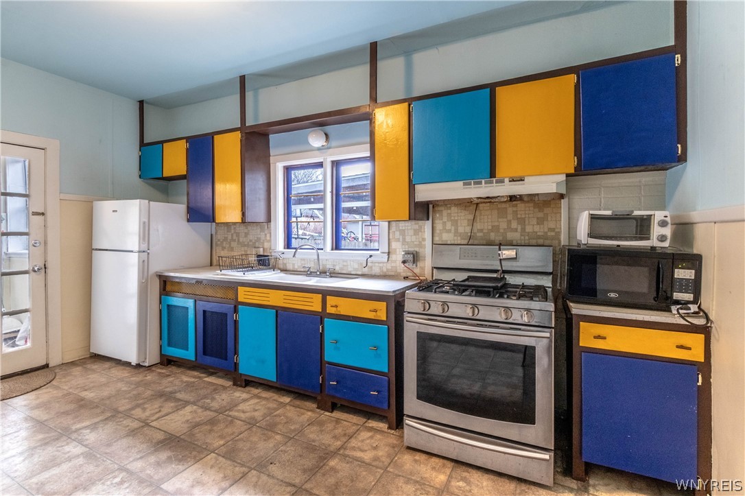 107 Hawley Street, Unit 2 Buffalo, NY 14213 - Photo 4 of 24 Kitchen