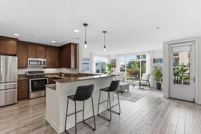 $1,160,000 | 1019 Costa Pacifica Way, Unit 1210, Oceanside, CA 92054