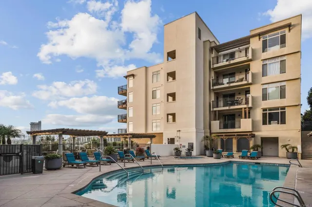 $1,160,000 | 1019 Costa Pacifica Way, Unit 1210, Oceanside, CA 92054