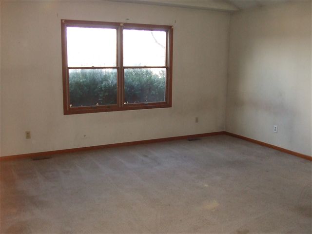 13503 Seymour Road Gaines, MI 48436 - Photo 7 of 8 31091601-6.JPG
