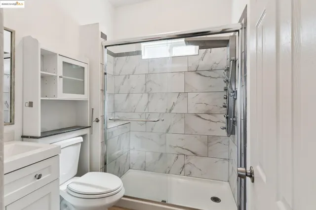 $725,000 | 2322 East 21st Street, Oakland, CA 94601