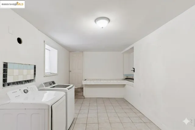 $725,000 | 2322 East 21st Street, Oakland, CA 94601