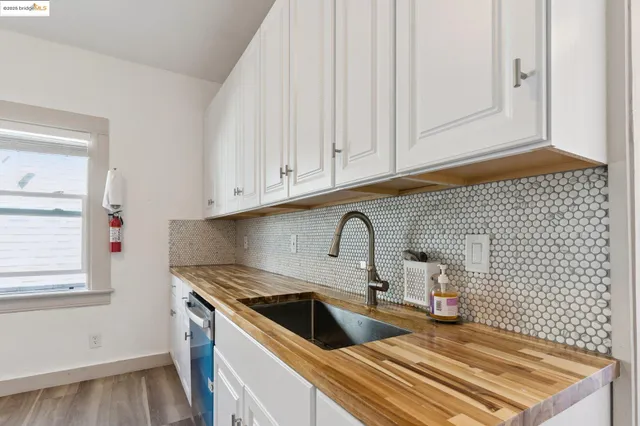 $725,000 | 2322 East 21st Street, Oakland, CA 94601