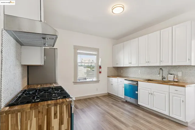 $725,000 | 2322 East 21st Street, Oakland, CA 94601