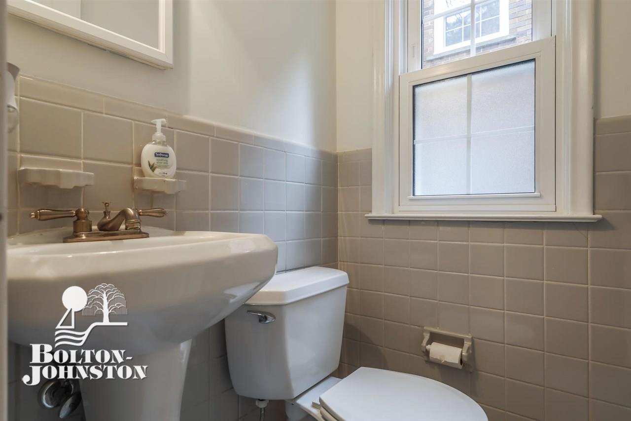1948 Broadstone Road Grosse Pointe, MI 48236 - Photo 12 of 20 Lavatory