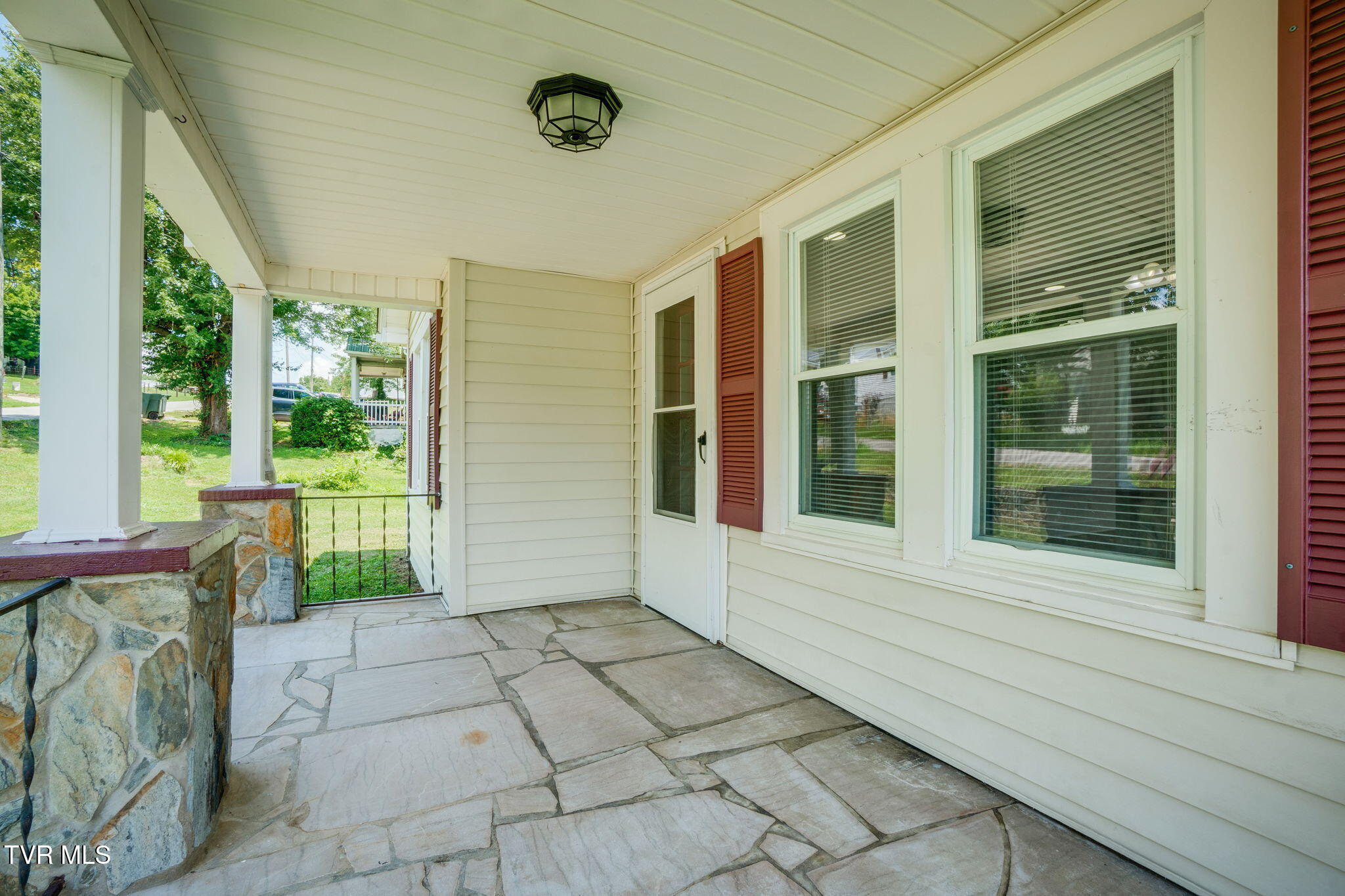 404 Cherry Street Greeneville, TN 37745 - Photo 4 of 25 004
