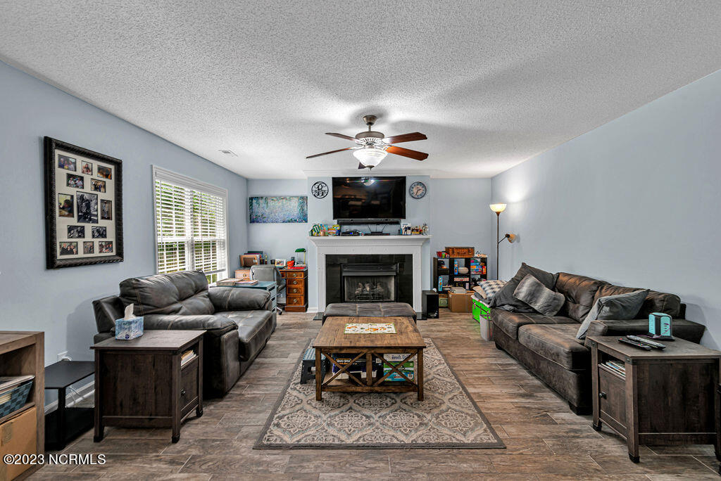 205 Lee Rogers Road Hubert, NC 28539 - Photo 13 of 41 LivingRoom