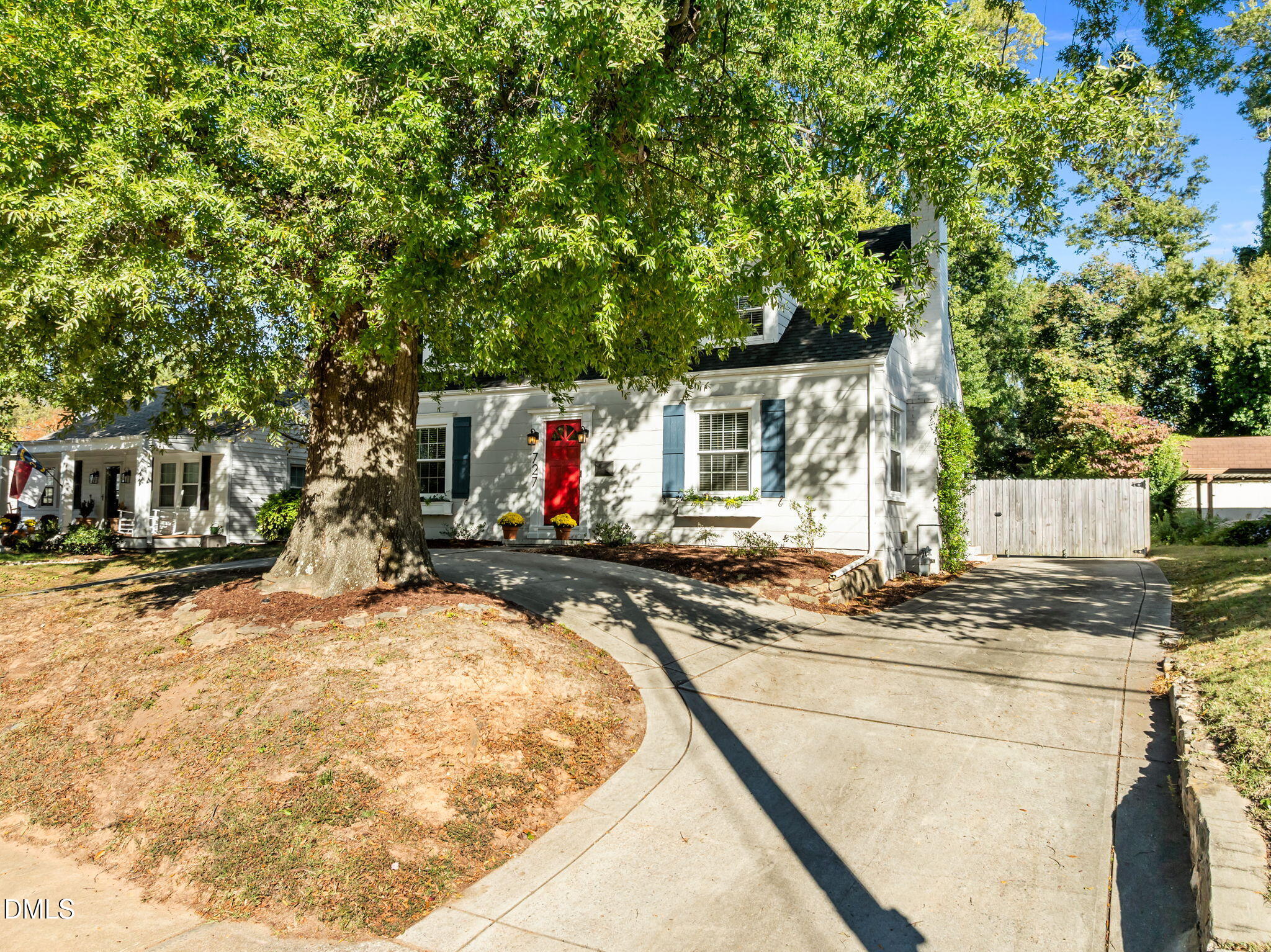 727 East Whitaker Mill Road Raleigh, NC 27608 - Photo 3 of 65 Front View