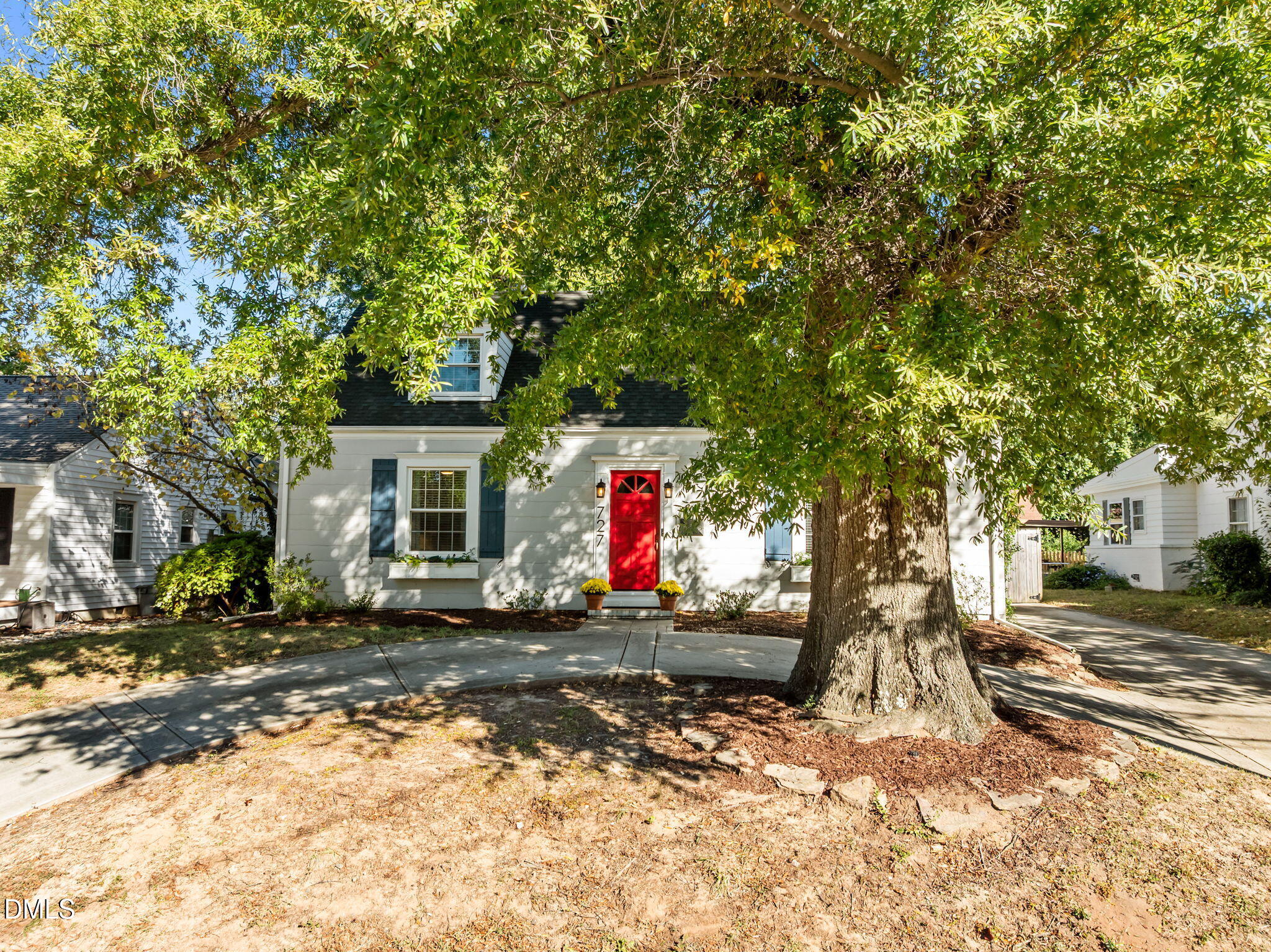 727 East Whitaker Mill Road Raleigh, NC 27608 - Photo 5 of 65 Front View