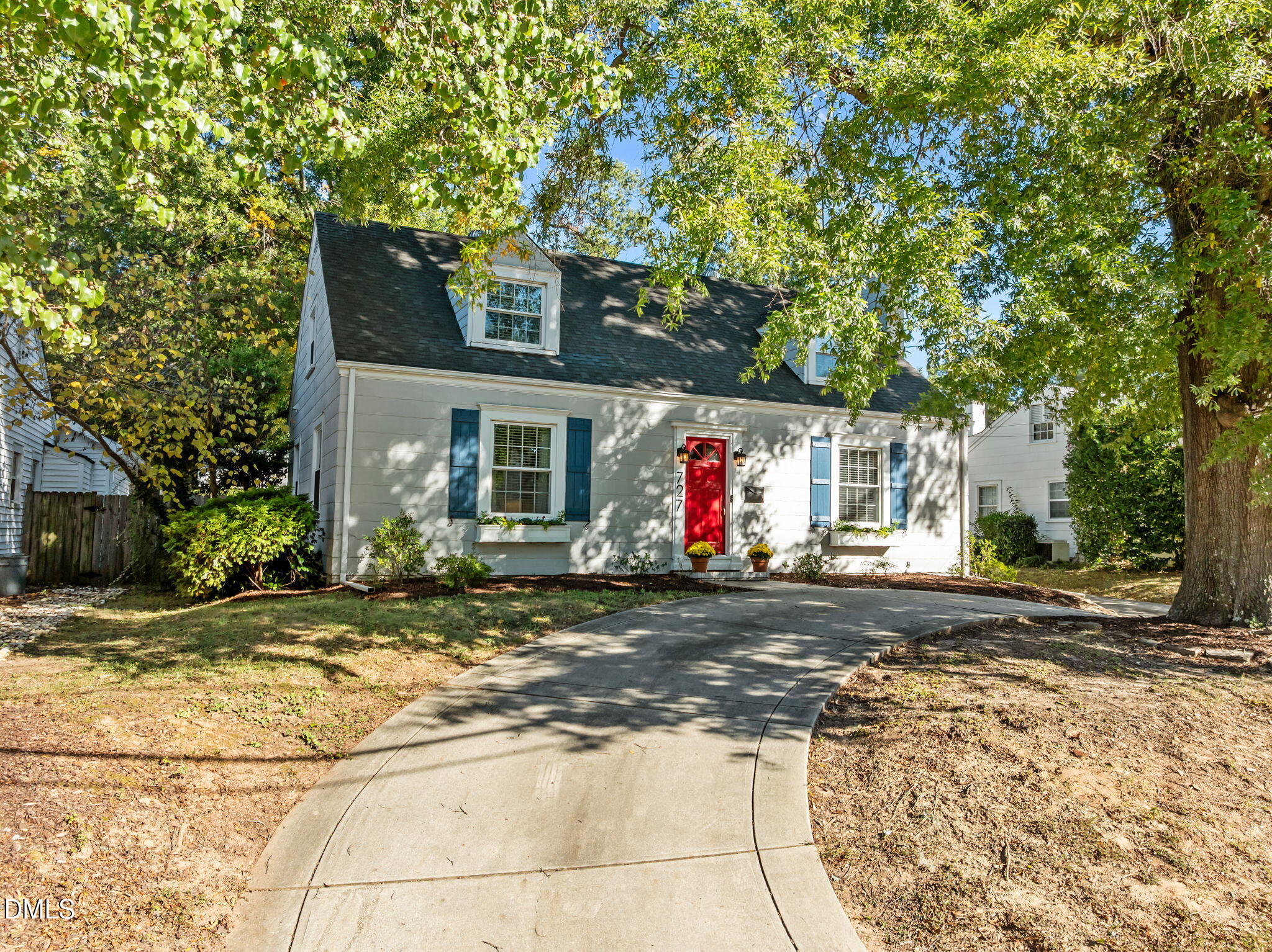 727 East Whitaker Mill Road Raleigh, NC 27608 - Photo 6 of 65 Front View