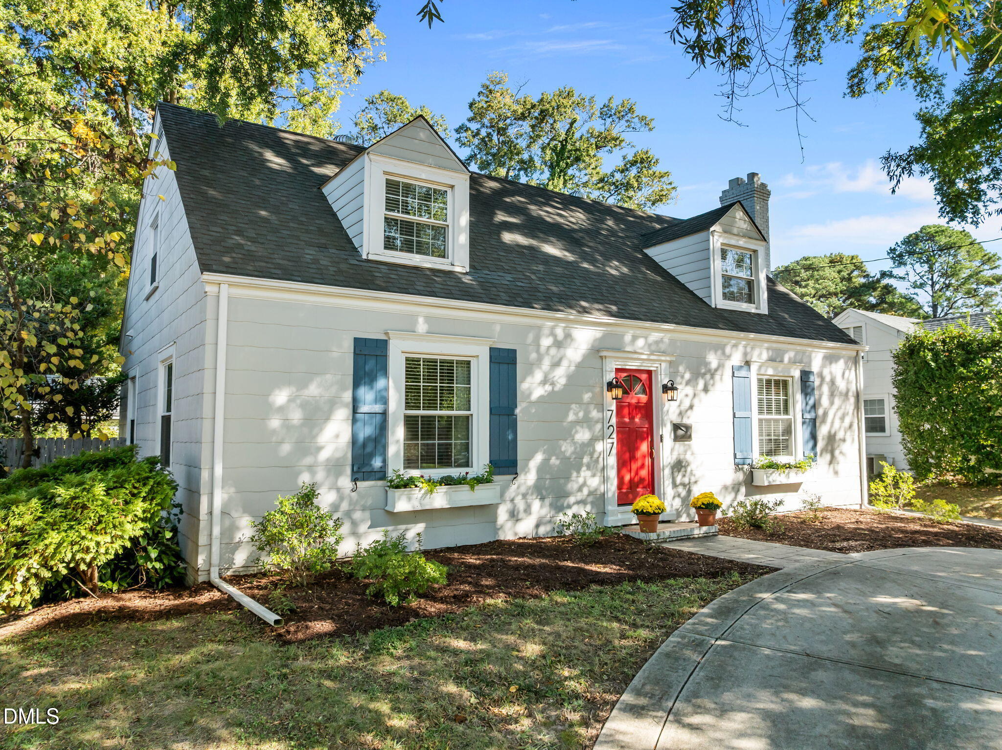 727 East Whitaker Mill Road Raleigh, NC 27608 - Photo 7 of 65 Front View