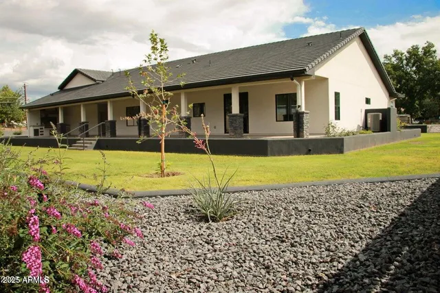 a view of a outdoor space