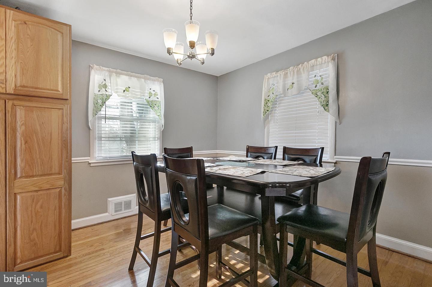 7206 Adelphi Road Hyattsville, MD 20782 - Photo 12 of 26 dinning