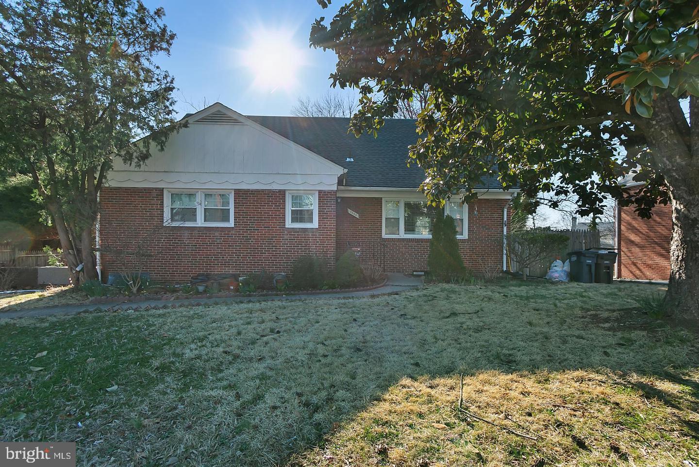 7206 Adelphi Road Hyattsville, MD 20782 - Photo 13 of 26 front house
