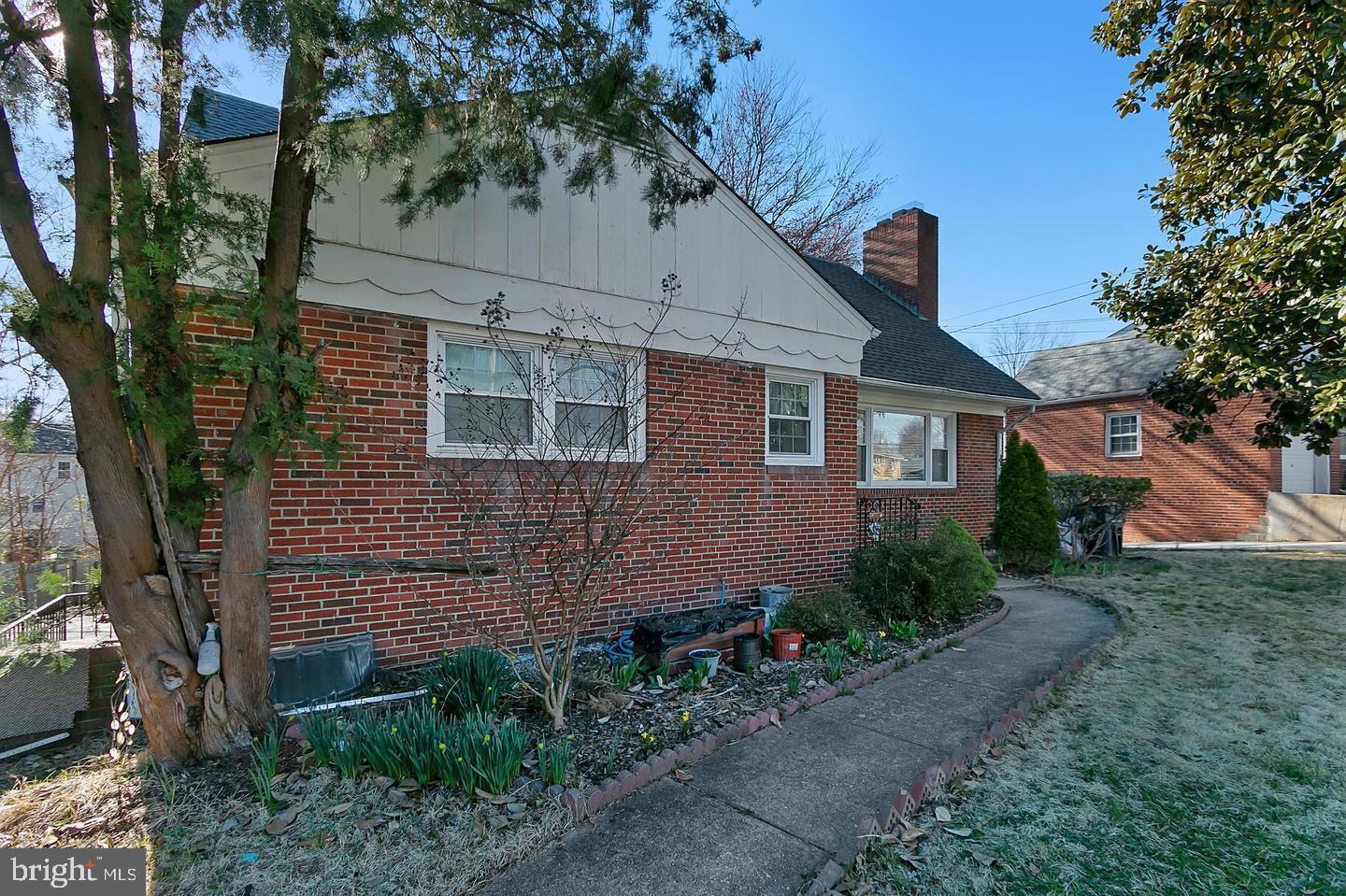 7206 Adelphi Road Hyattsville, MD 20782 - Photo 15 of 26 Front house